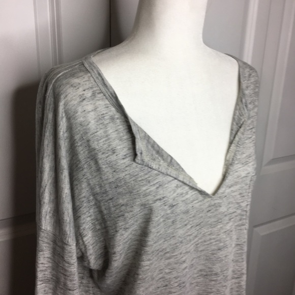 Madewell v Neck Long Sleeve Tee - Picture 2 of 5